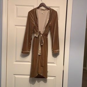 Joyfolie women’s medium robe